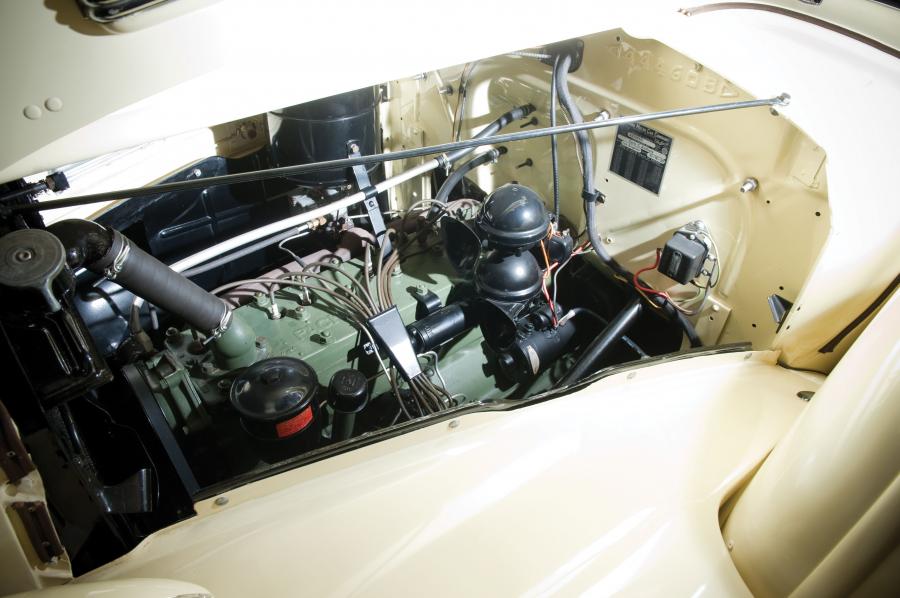  Packard Eight Convertible Sedan 1938 года  (фото 5 из 7)
